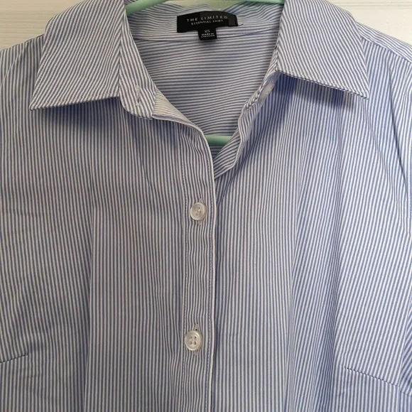 Button down - Picture 2 of 2